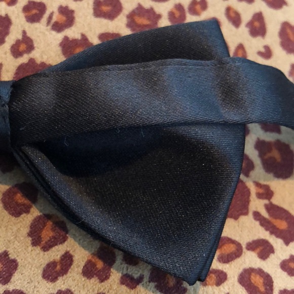NWOT formal matte black bowtie, pre-tied - Picture 11 of 16